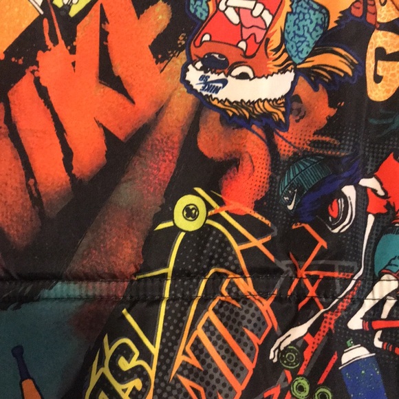 Boy’s Reversible Nike Vest - Picture 9 of 11